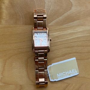 MICHAEL KORS Rose gold watch